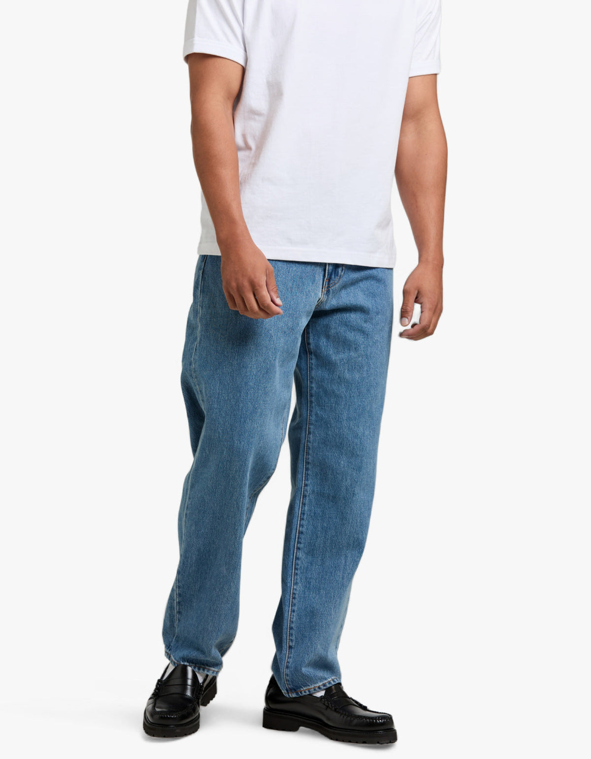 568 Loose Straight Jean - Blue Essentials
